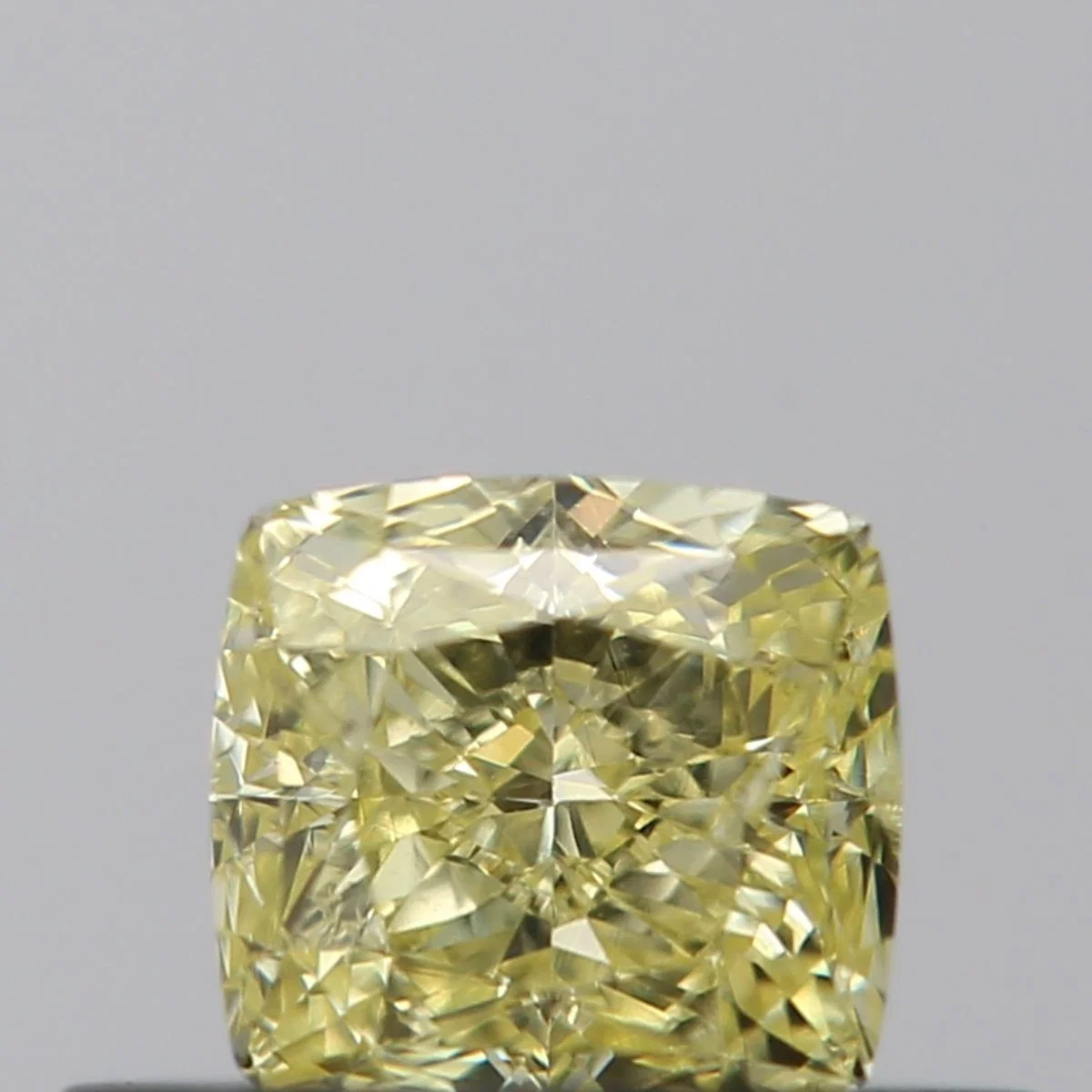 0.41 Quilates Almofada Diamante