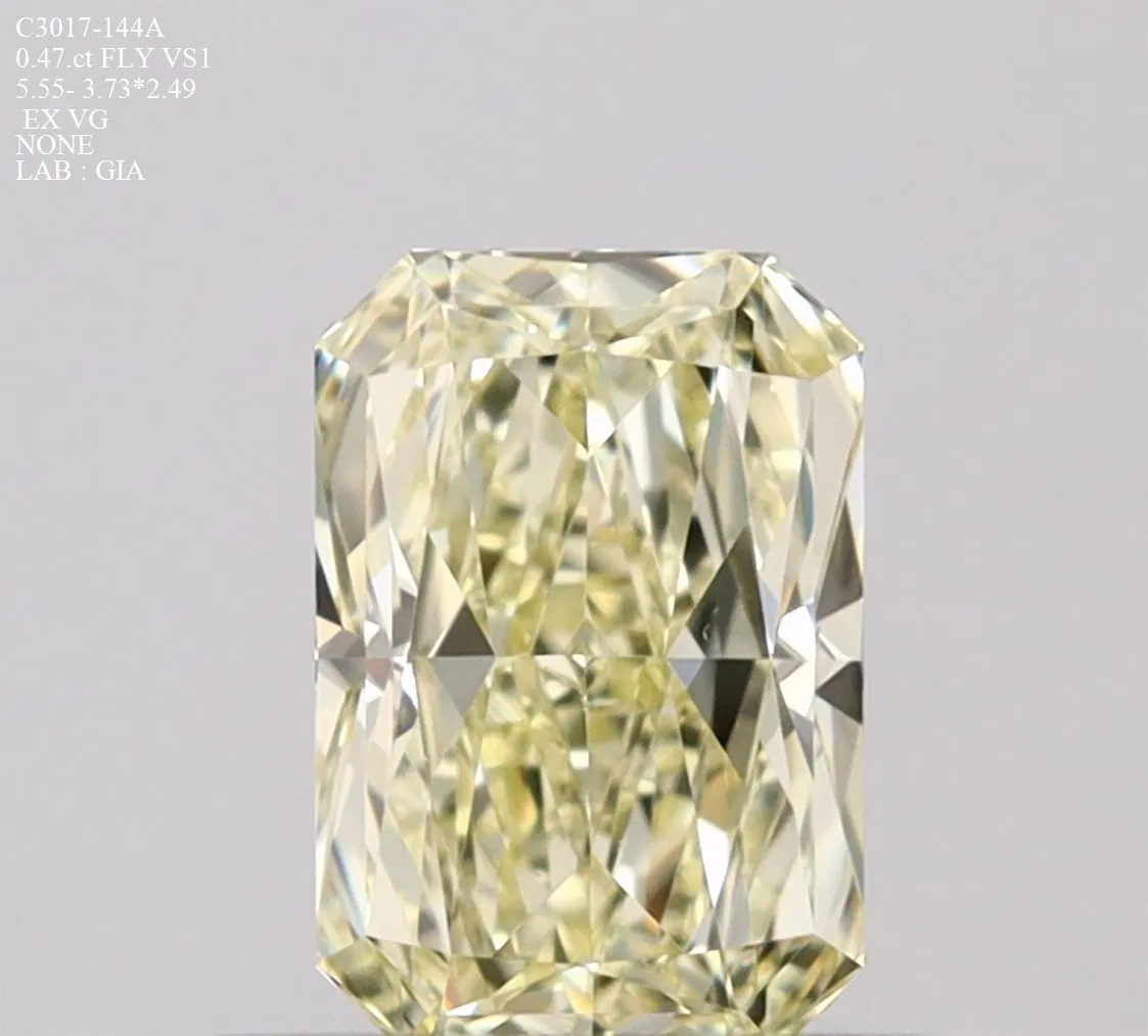 0.47 Carats Radiant Diamant