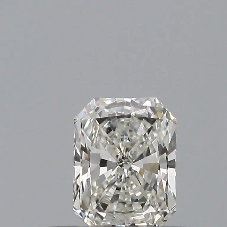0.30 Carat Radiant Timantti