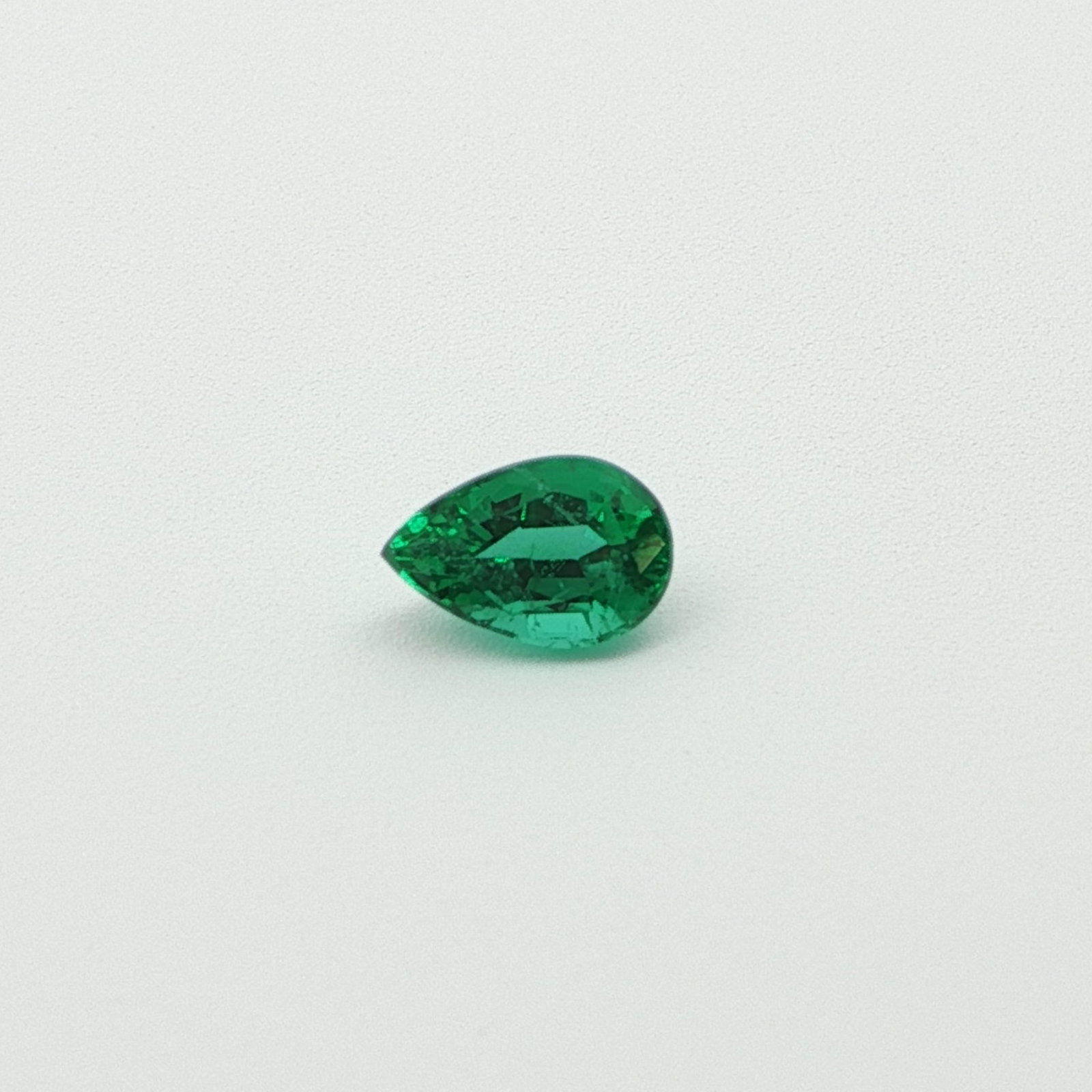 0.42 克拉 梨形 Emerald