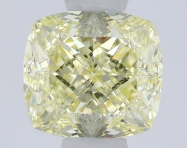 0.63 Carat Cushion Diamant