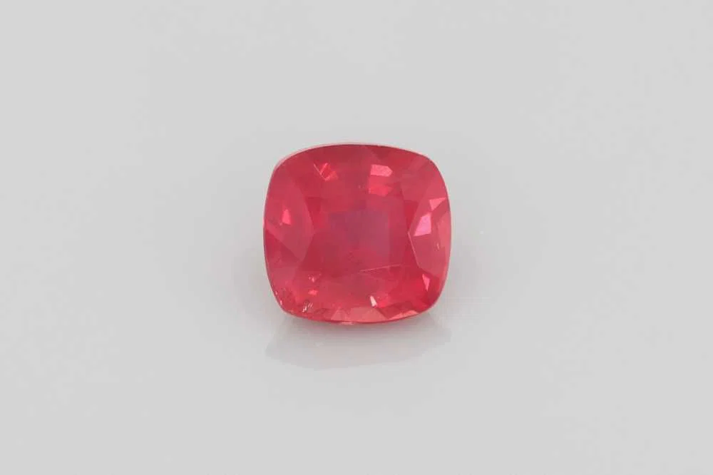 0.76 Quilate Cojín Ruby