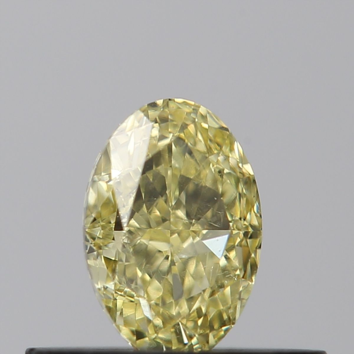 0.40 Quilates Oval Diamante