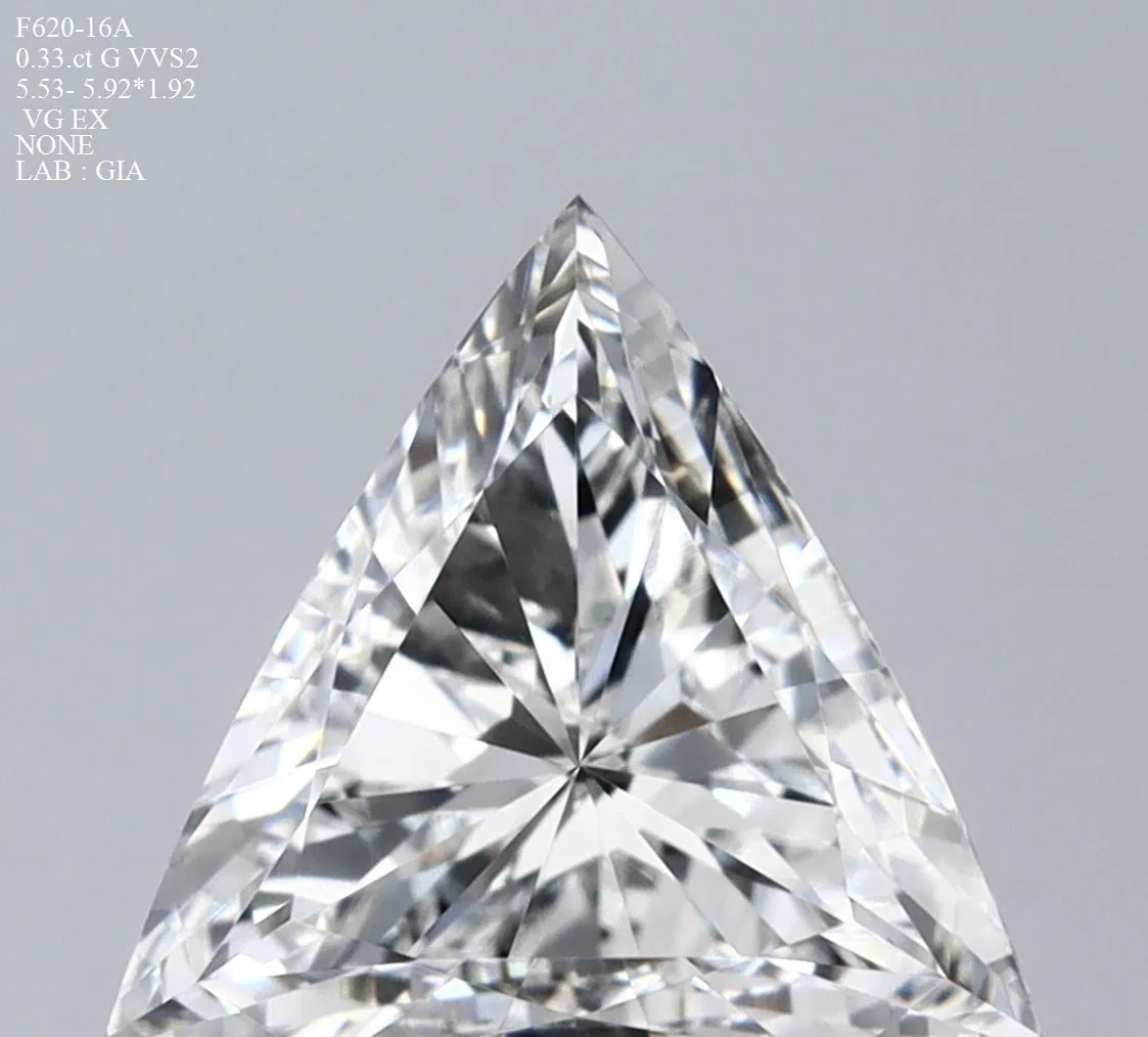 0.33 Karát Triangular Gyémánt