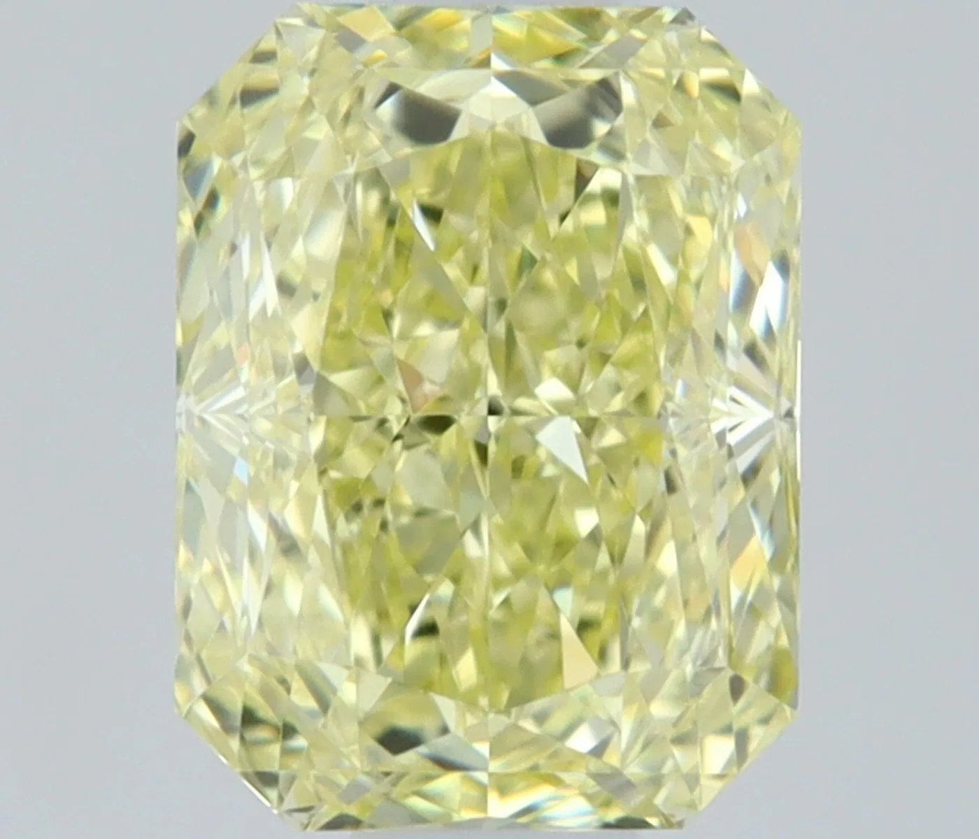 0.59 Carats Radiant Diamant