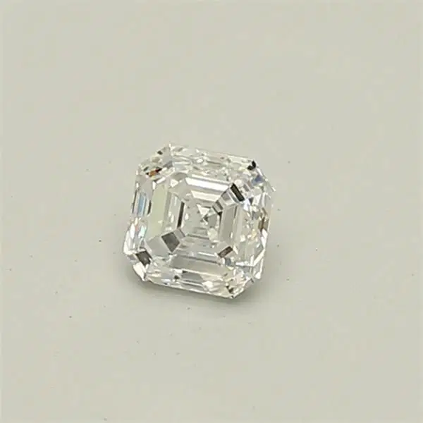 0.30 Karat Asscher Diamant