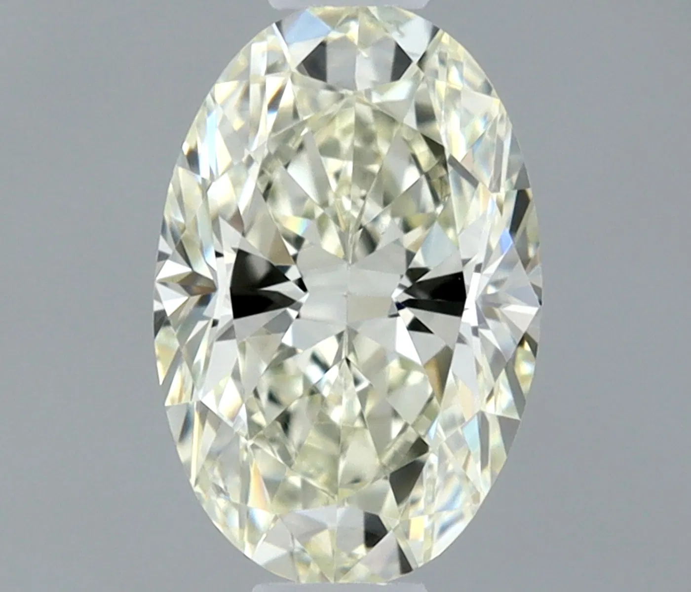 0.40 Karat Oval Diamant