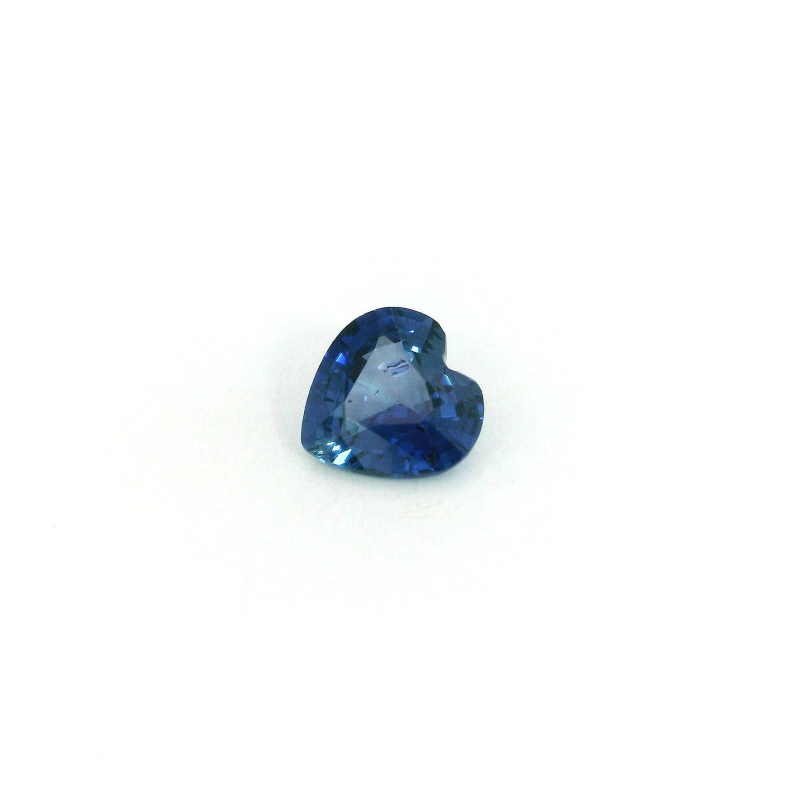 0.81 Karat Szlif serce Sapphire