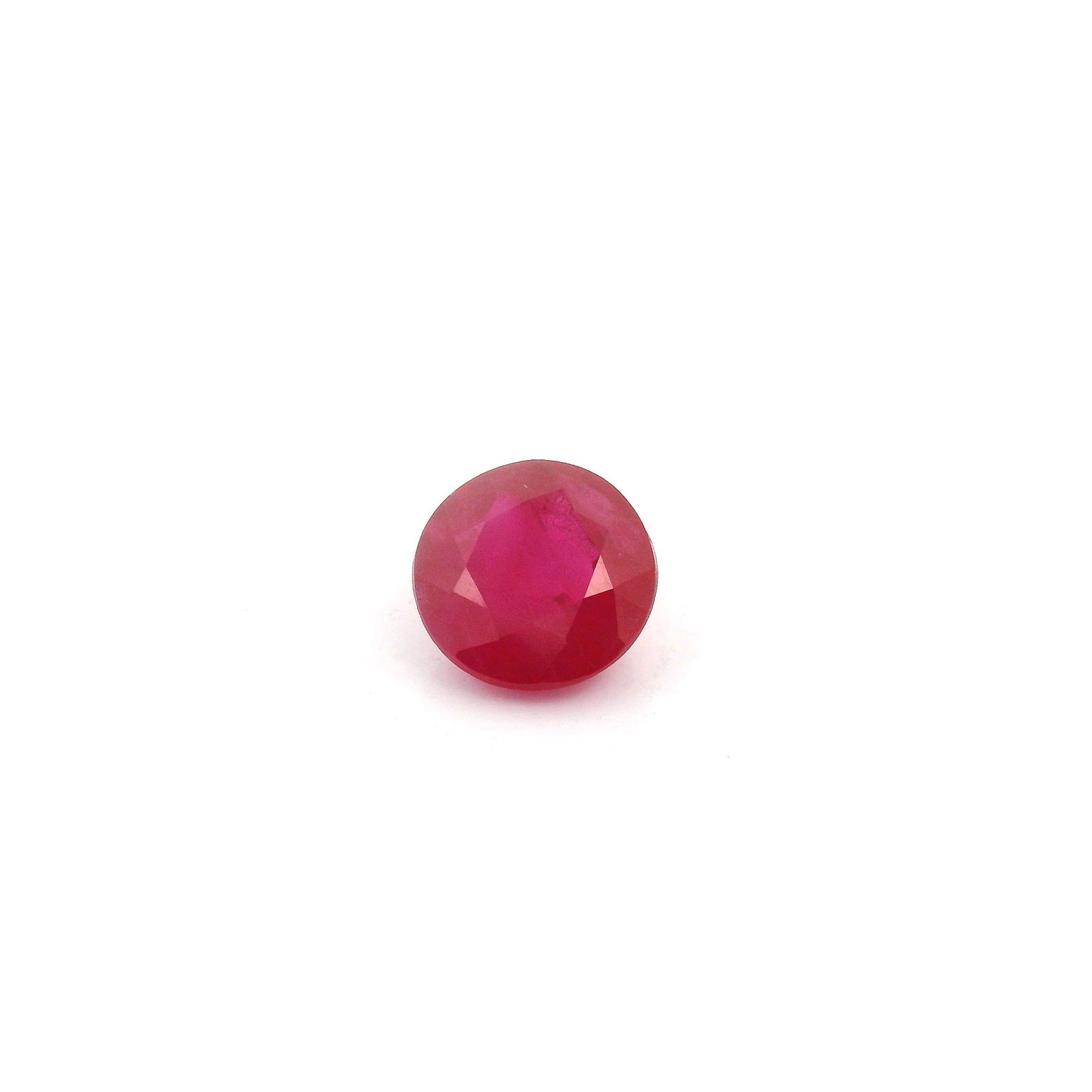 0.96 Carats Rond Ruby