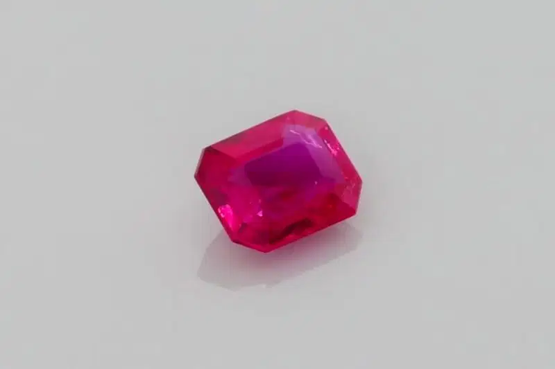 0.47 Carats Émeraude Ruby
