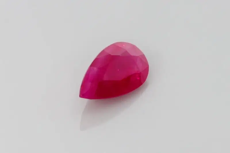 1.08 Karaat Peer Ruby