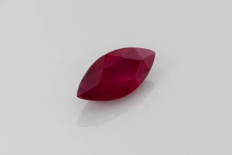 1.01 Karaat Marquise Ruby