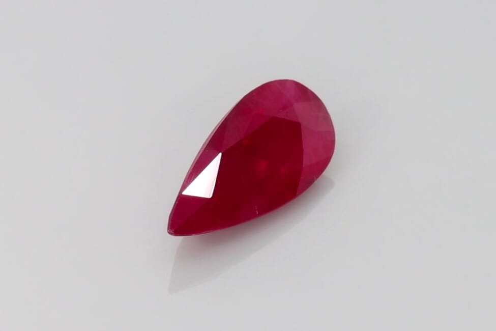 1.22 Karaat Peer Ruby