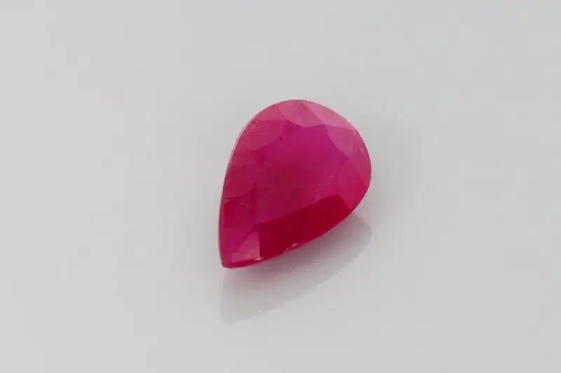 1.18 Karaat Peer Ruby