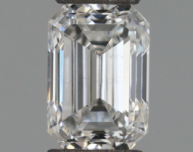 0.41 Carat Emerald Diamant